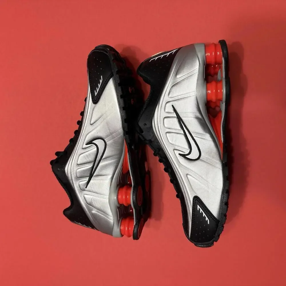 Nike Shox R4 OG Black Metallic Silver Red  Shoes BV1111-008 Men 6 / Women 7.5
